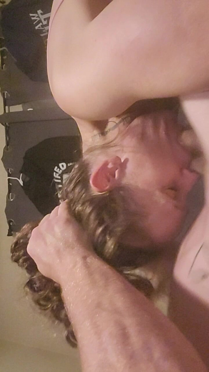 My throat demon: İyi bir kız yapıyor