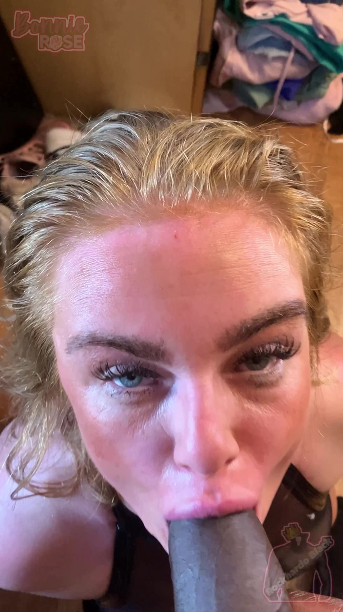 Bonnie rose: Hantu mengongkek muka saya