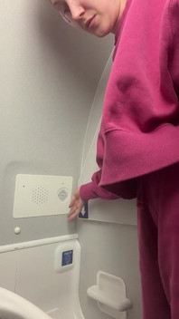 I Pee in the Plane Toilet!