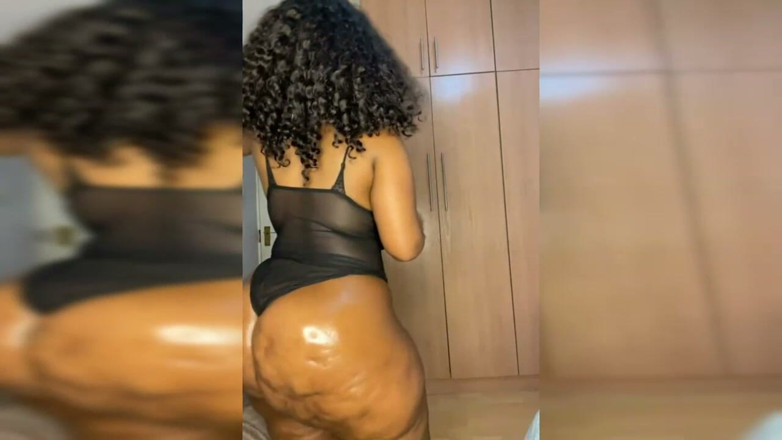 Legendary Booty Overdose: Černá velká kráska škádlení