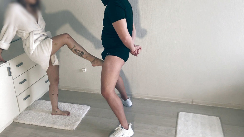 Amateur_fetish: Teenie-ballbusting 1 | winkel 2