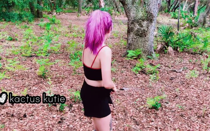 Kactus kutie: Orina más sudorosa jamás en una caminata caliente