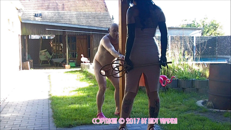 Domina Lady Vampira - SM Studio Femdom Empire: Hurt Countdown - Nikdo tě neslyší křičet