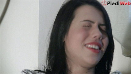 Foot Fetish HD: Petra viene solleticando