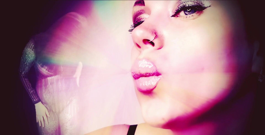 Goddess Misha Goldy: Uczynię cię moją szminką niewolnikiem. You Adore Beautiful Lips Coated...