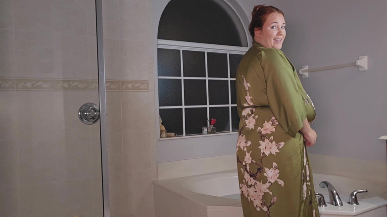 Annabelle Rogers: 与继母的洗澡时间 第一人称视角 打手枪和吞咽