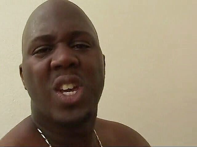 BBC Fantasies: Krásná teenagerka má ošukanou kundičku na posteli