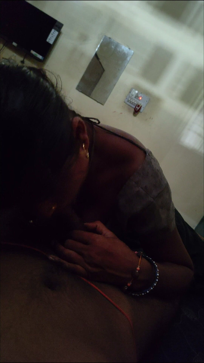 Desiitem24: Fuck My Girlfriend in Home