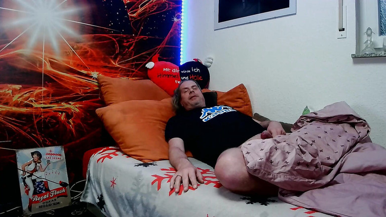 Ken: 착유기처럼 자지를 따먹는 거유의 금발 밀프. 대물 자지와 섹스하는 거유 밀프