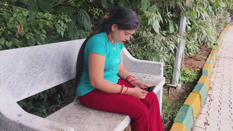 Sona bhabhi: Odia Desi Wife Enjoy with Her Boyfriend in Park