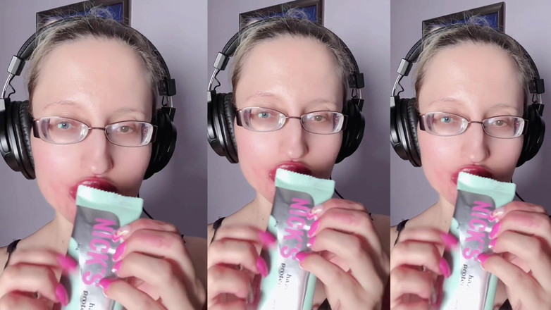 FinDom Goaldigger: Asmr ngọt sô cô la ăn- asmr, kính mắt, giantess, son...