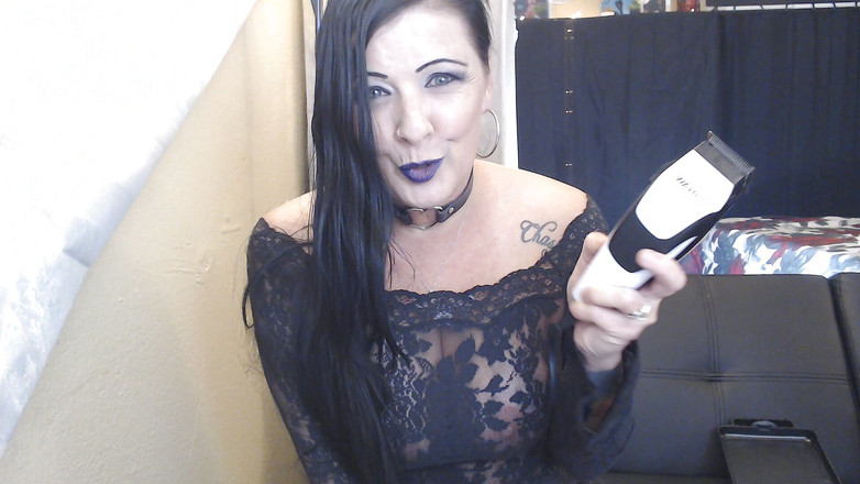 Abby Anna: Haftalık aşağılayıcı sakso tıraşı