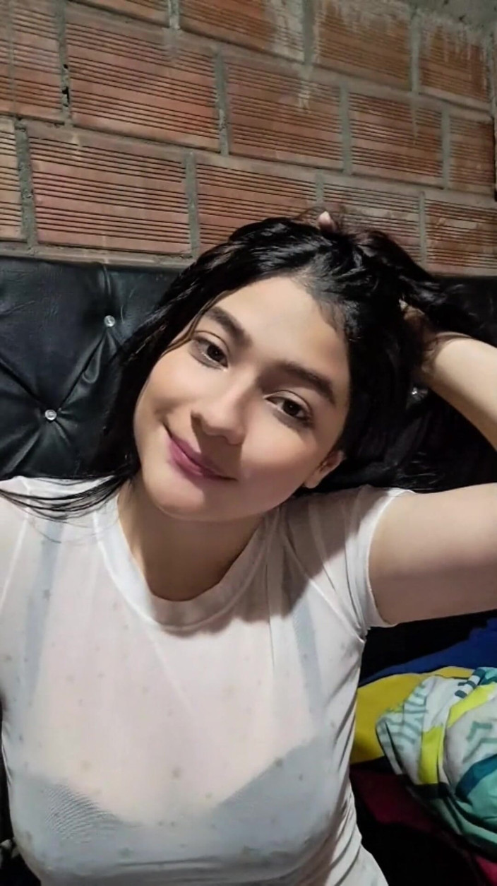 Yulieth Gomez: 율리에스고메즈, 딥쓰롯으로 무대를 훔쳐가다
