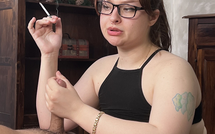 Romanian Girls: Fuma E Succhia Con Anna Delight