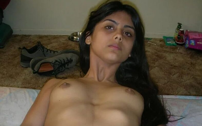 Desi49india: 今天，我以给她药为借口享受了我继妹的阴户