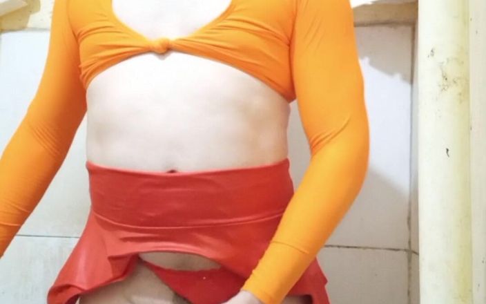 Carol videos shorts: Velmas Cosplay Se Masturbando