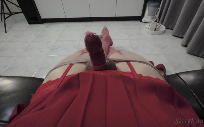 SissyKanisa: Sissykanisa în fustă roșie se joacă cu clitorisul ei până la...