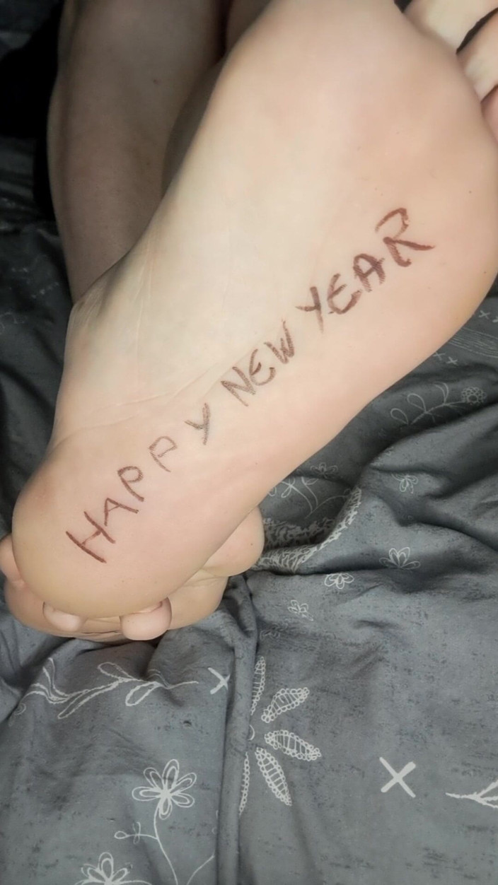 Oniasura: I Show My Feet and Masturbate for the New Year
