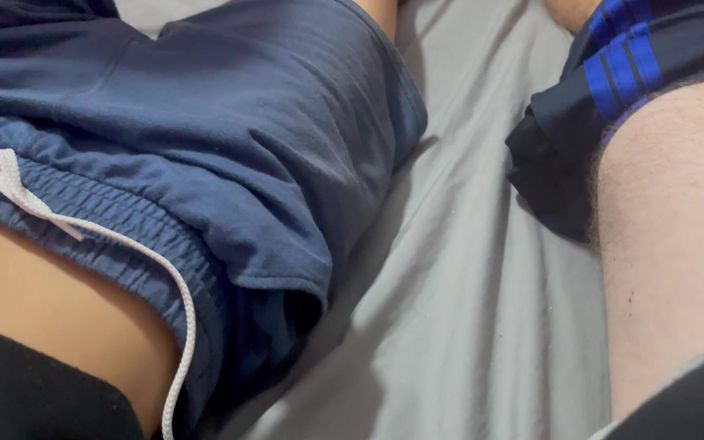 Quan Vietnam 18: 침대에서 똑바른 베스트 프렌드 자지를 가지고 노는 십대 18+ 아시아인