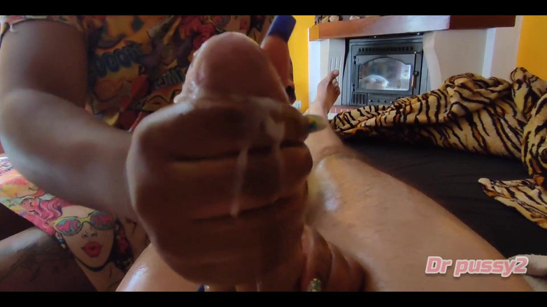CASALTESUDEX: Dr Pussy2 - 黒檀は彼がすべての精液を垂らすまで巨大なペニスにオイルマッサージをします