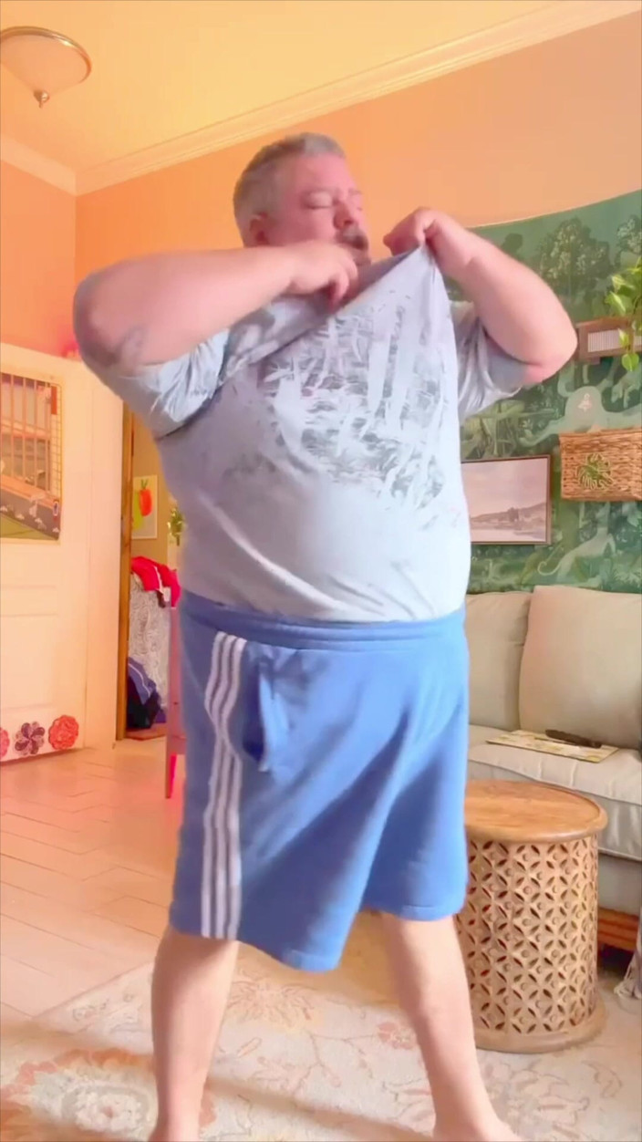 Hand-Free-Daddy-Chub: Naked Chubby Dancing Bear up Close Hands Free Orgasm
