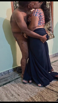 Wife in Saree Sex with Neighbour