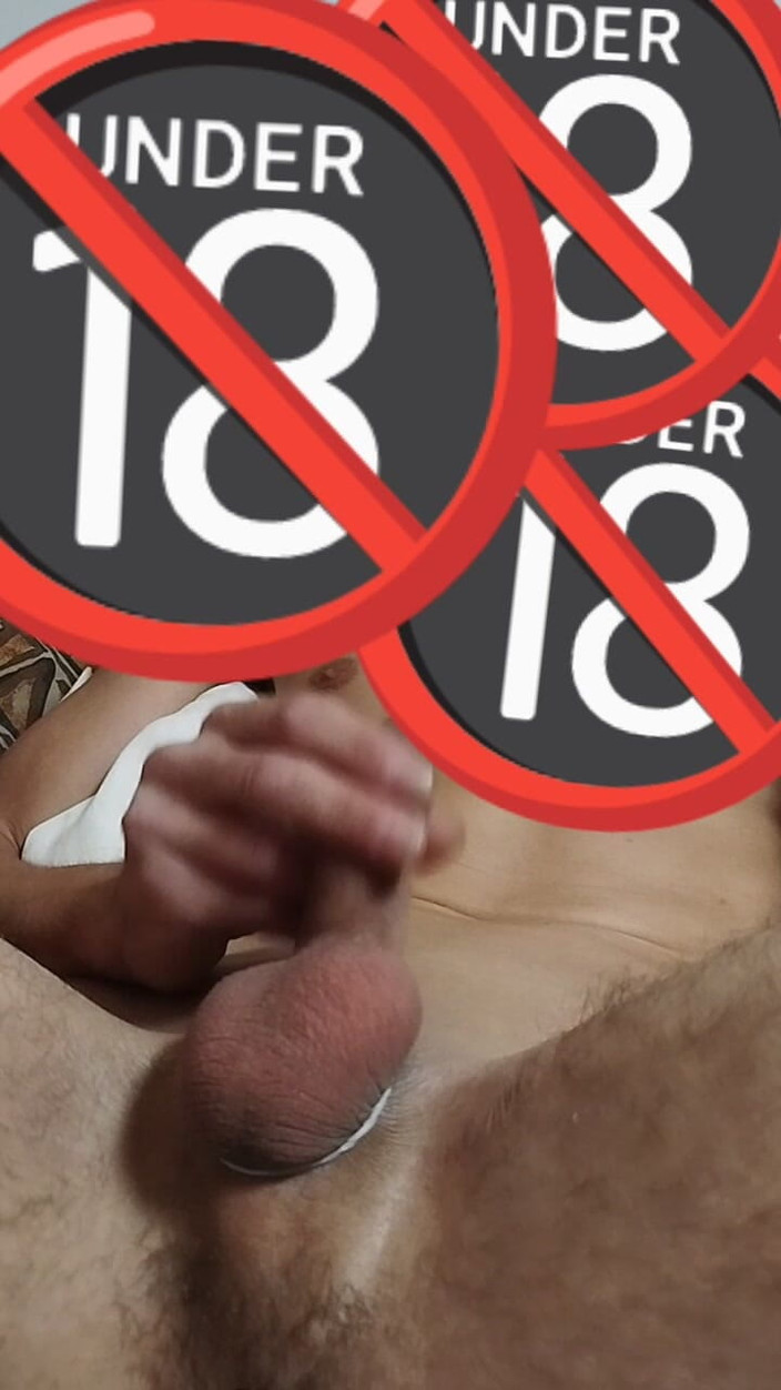 Insertion: लिंग के छेद में क्रिस्टल डालना