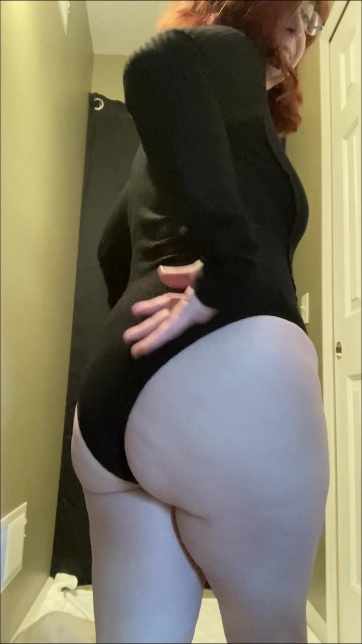 Elianna: Ellie zkouší nové oblečení