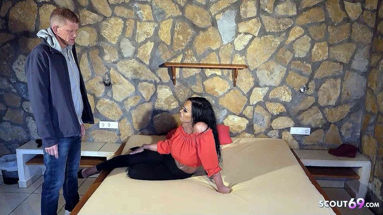 Full porn collection: 德国熟女zara mendez勾引她的姐夫出轨性爱