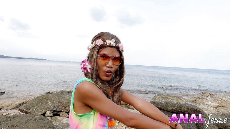 Jesse Thai: 搭讪并做爱 - 嬉皮女孩肛交