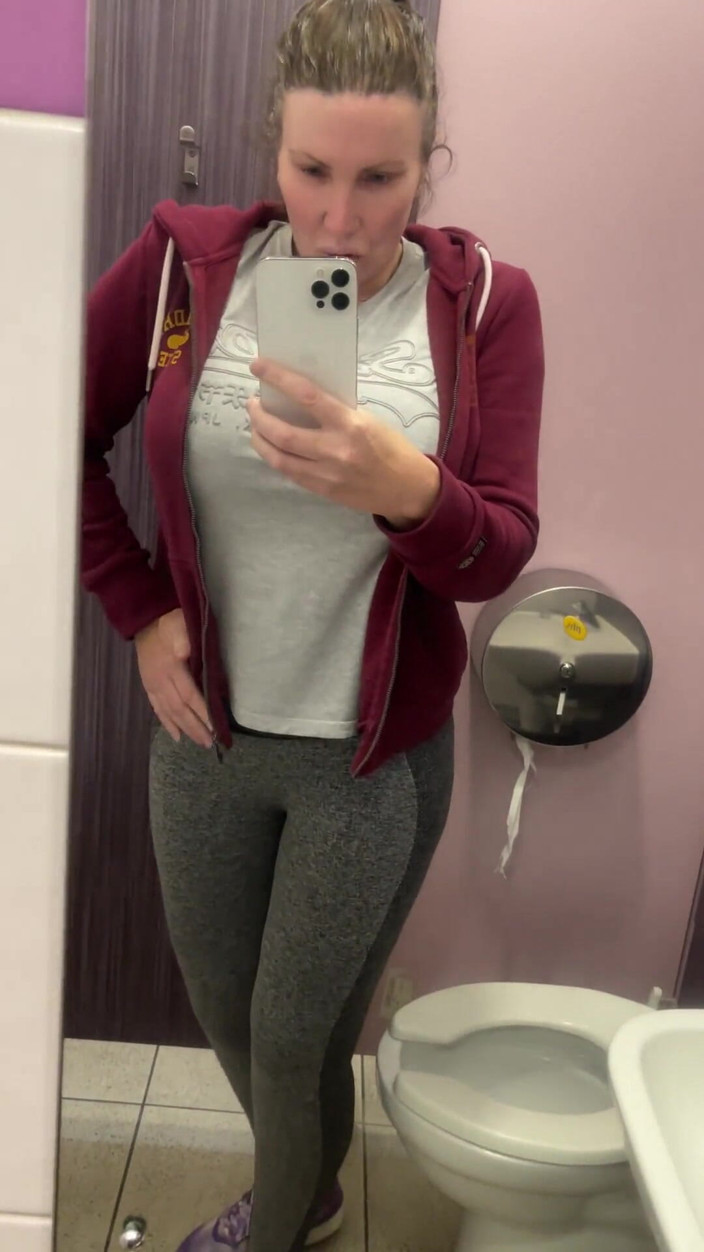 Sophie James: Risky Public Toilet Masturbation Pissing