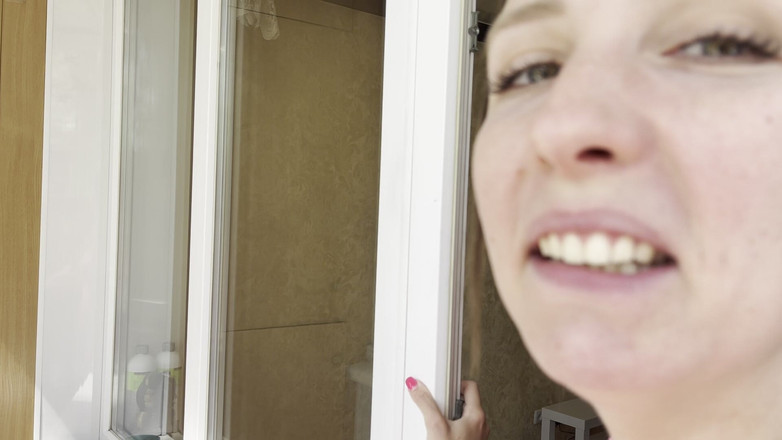 Hottie goddess: Precision Meludah Saliva Smacks &amp; Mucus Trails