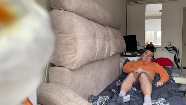 Limara19981: Il giovane ragazzo limara19981 si masturba e si gode l'orgasmo