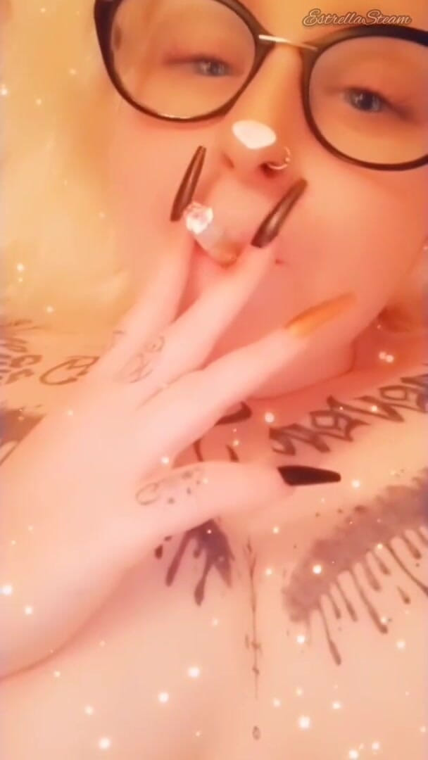 Estrella Steam: Smoking selfie cam NO AUDIO