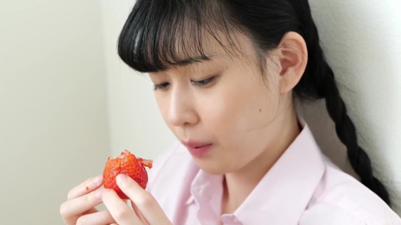 Strix: Hitomi Yoshikawa - I Will Suck It