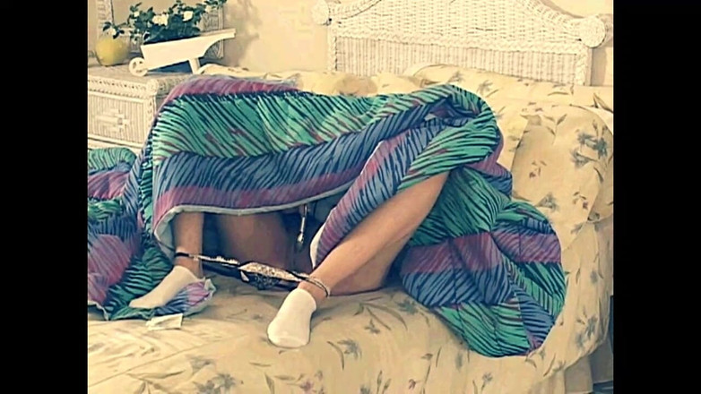 Vintage megastore: Lesbensex mit jungem schwarzem und teen Machen eine 69 und masturbieren...