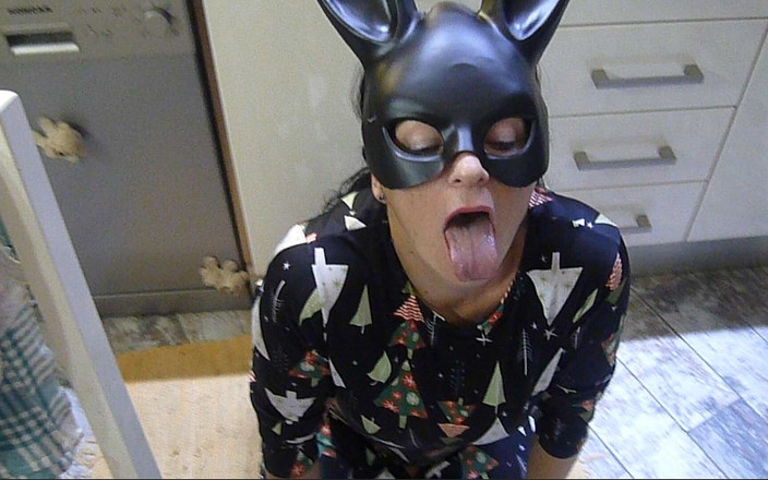 Toilet Mommy: La Pipe Se Termine Par Du Sperme Chaud Sur Mon...