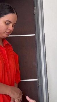 I Fuck the Stepdaughter of a Blind Man Next to Him, Semen Falls on Him and He Thought It Was Cream