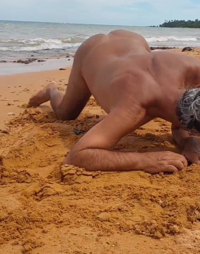 Ladysilvas: レディシルバがビーチでホットなお尻を見せる なんていたずらっ子だ