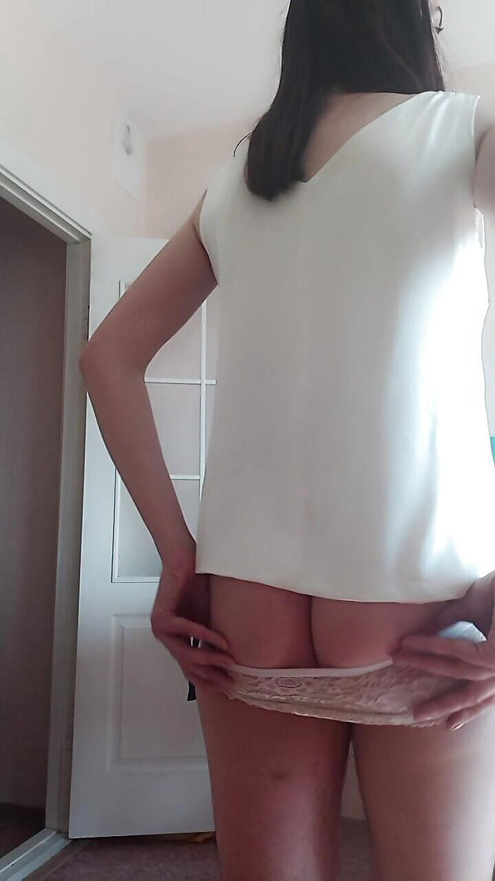 BW_Dolphin: Chlupatý MILF cvičí pózy svést svého partnera BBC. Chlupatý kretén...