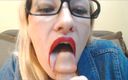 Ana Larina: Aku menggodamu dengan bibir mewahku dengan lipstik merah. (Fetish) Aku lagi...