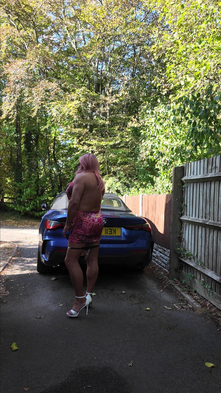 Kellycd2022: Sexy Crossdresser Kellycd2022 in My Summer Dress and Heels