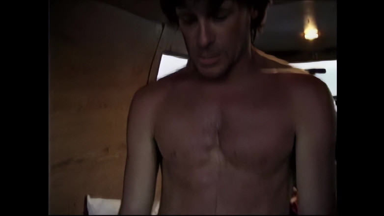 American Stallion: Si rambut coklat dengan lelaki