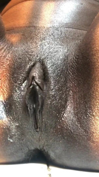 Ebony Black Sexy Lady Masturbates
