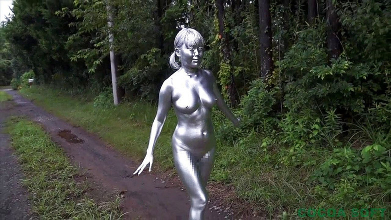 Cocoa Soft: Nastříkal jsem celé tělo na stříbro