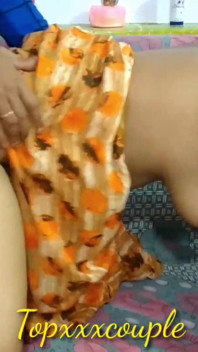 Desi Bhabhi Old Video When She Was Girl.