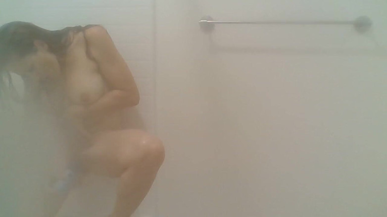 Kat Cumsalot Productions: Cheri bathtub scene