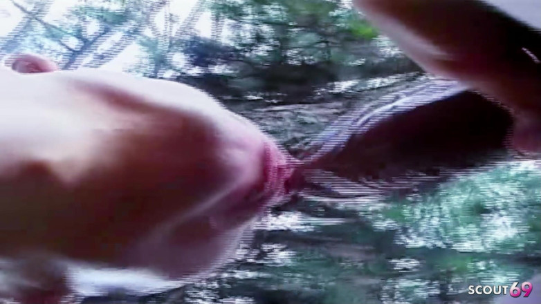 Shemale TS Collection: Latino-ladyboy mit einem dicken schwanz wird anal im freien von...