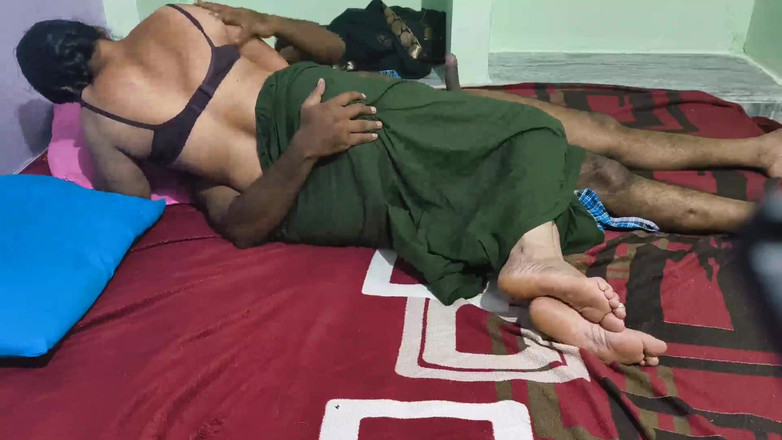 Sexy sindu: Awek berkahwin kampung yang cantik berkongkek keras dalam saree