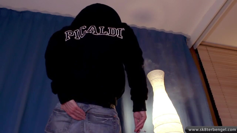 Sk8terBengel: Chav smoking and riding big dildo - Picaldi, Shox